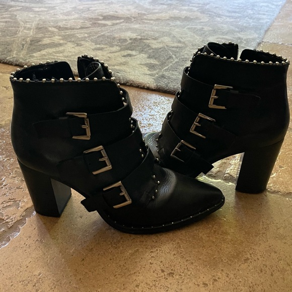 Steve Madden Heeled Studded Beaded Buckle Bootie “Humble” Sz 8.5 - Picture 2 of 6